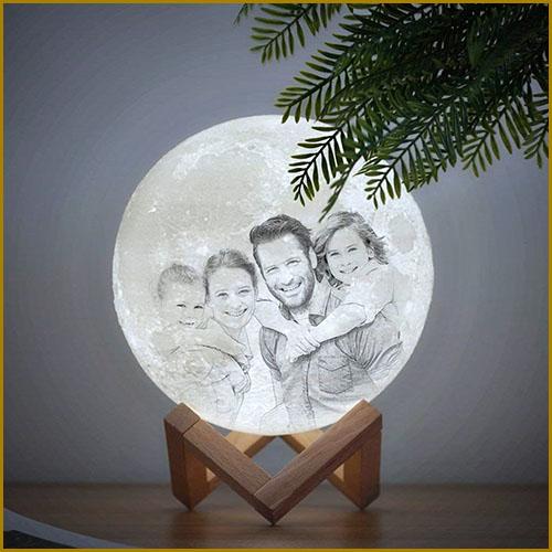 7 inch personalized lamp with 3d printed image of family